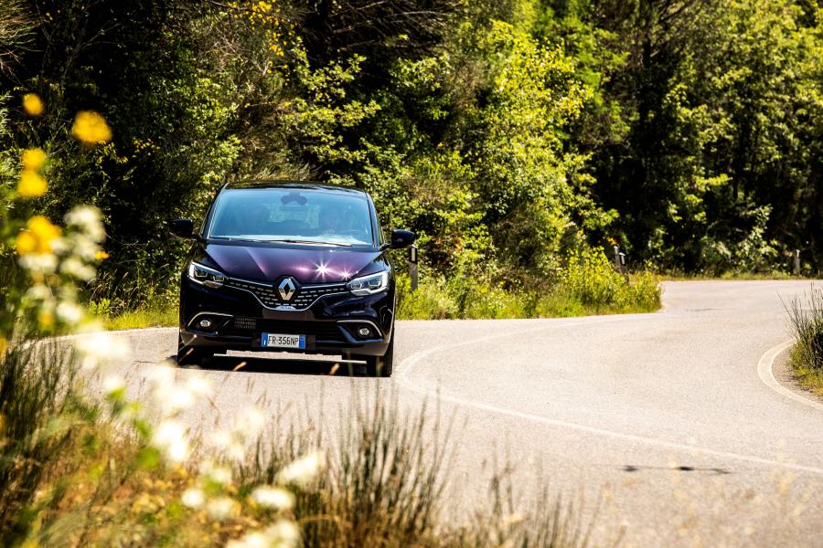  Renault Scenic Initiale Paris (J9) 2017 года  (WW) (фото 15 из 30)